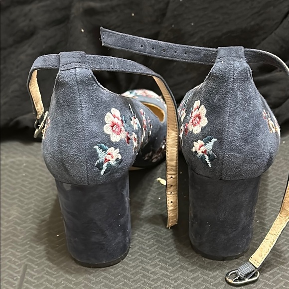 Floral Embroidered Blue Women's Shoes - Picture 3 of 8